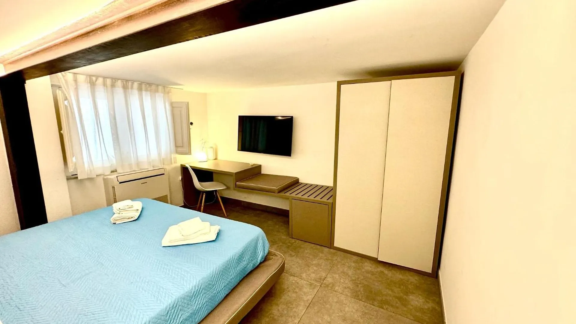Cortile Nobile Luxury Suites Aeroporto di Catania Fontana Rossa Appartamento