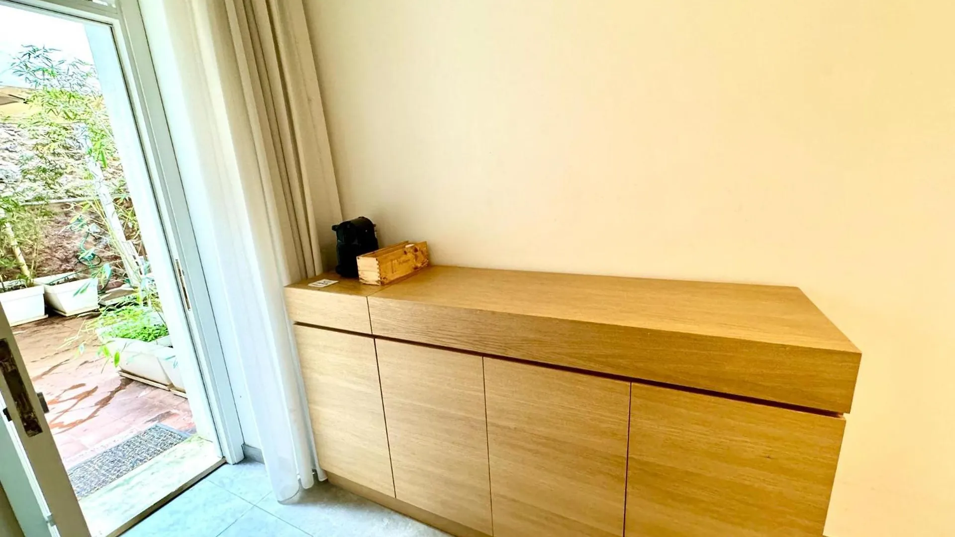 Cortile Nobile Luxury Suites Aeroporto di Catania Fontana Rossa 0*,  Italia